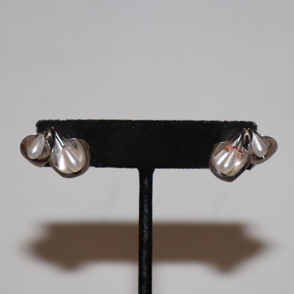 🤍🌸 Beau Sterling Silver Calla Lily Earrings · .5" Tall · Pearls · Vintage